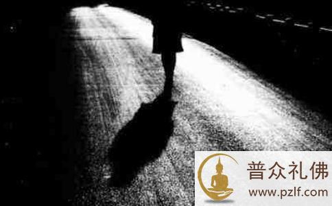 亲眼见到神秘人警告!一位长者曾经淫乱的经历 亲眼见到神秘人警告!一位长者曾经淫乱的经历